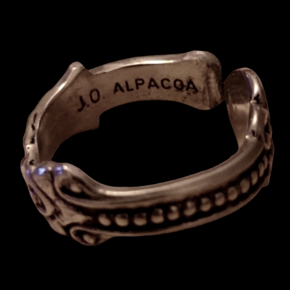 Beautiful Petite Vintage Spoon Ring Size 5 Hand Forged - Picture 5 of 8